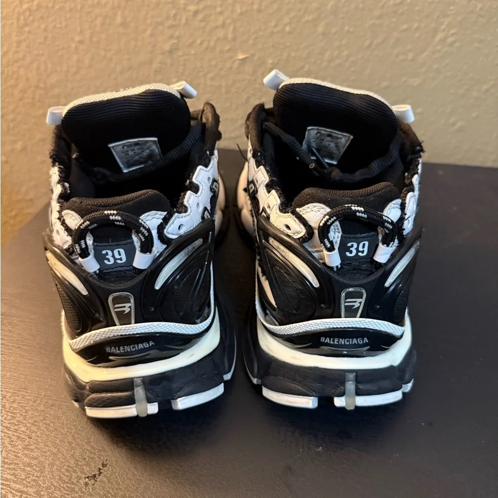 Louis Vuitton skates & balenciaga runners - Picture 3 of 9
